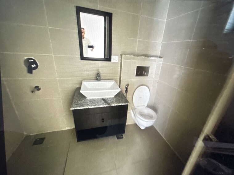 Bathroom, paras-dews 2 Bedroom 1385 Sq.Ft. Apartment In Sector 106 Gurgaon 10418046