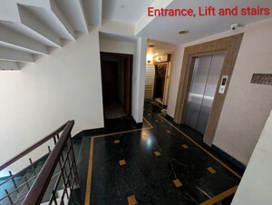 Lift in 4 BHK Apartment at Mani Maniam, Gariahat – for Sale