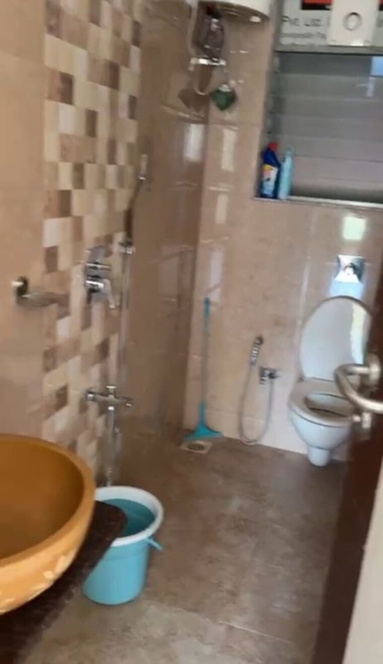 Bathroom, cosmos-hills 2.5 Bedroom 1100 Sq.Ft. Apartment In Pokhran Road No One Thane 10417962