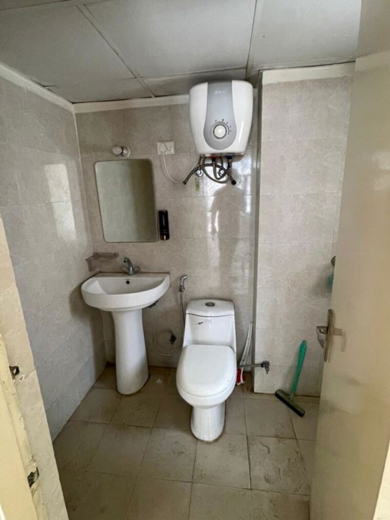 Bathroom, mittal-rajnagar-residency 4 Bedroom 2180 Sq.Ft. Apartment In Raj Nagar Extension Ghaziabad 10418103
