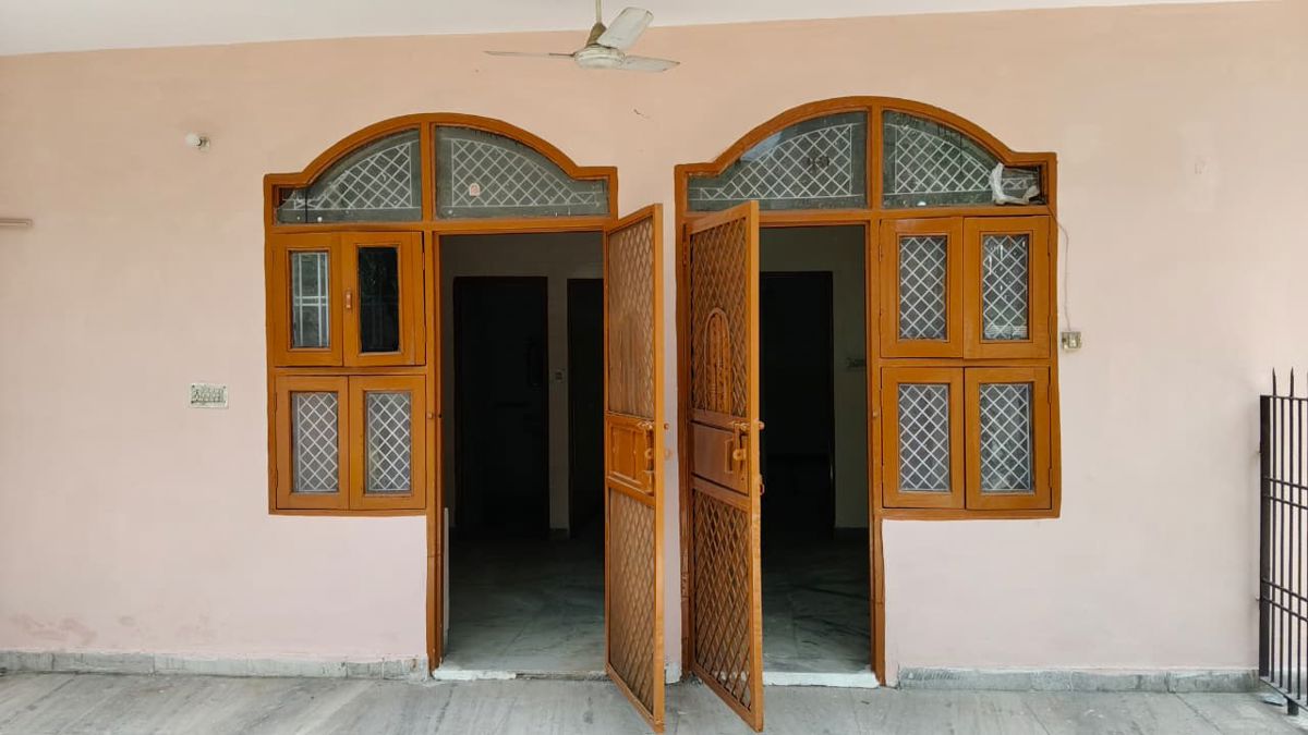 2.5 BHK + Pooja Room Builder Floor For Rent in IP Colony