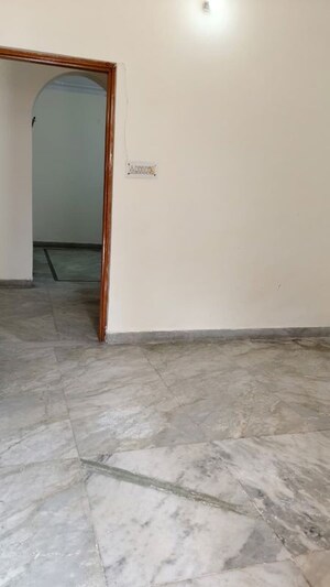 Room in 2.5 BHK Builder Floor at Ip Colony – for Rent