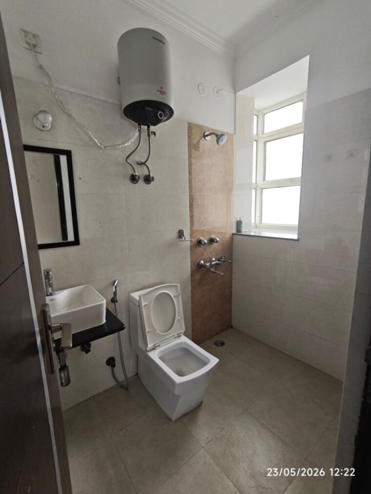 Bathroom, sector 11 dwarka 4 Bedroom 2000 Sq.Ft. Apartment In Sector 11 Dwarka Delhi 10418034