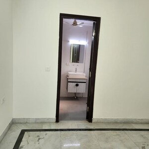 Room in 4 BHK Apartment at Sector 11 Dwarka – for Rent