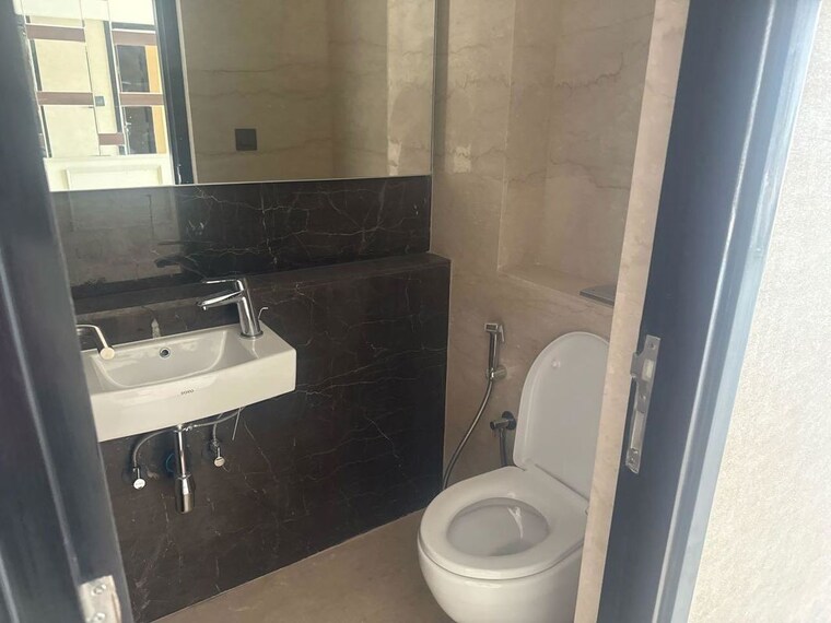 Bathroom, lodha-kiara 4 Bedroom 1780 Sq.Ft. Apartment In Worli Mumbai 10418206