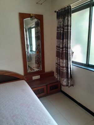 Room in 1 BHK Apartment at Borivali East – for Rent