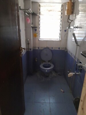 Bathroom in 1 BHK Apartment at Borivali East – for Rent