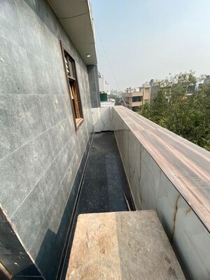 Balcony in 1 RK Builder Floor at West Patel Nagar – for Rent