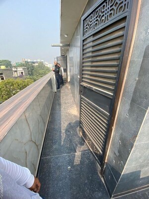 Balcony in 1 RK Builder Floor at West Patel Nagar – for Rent