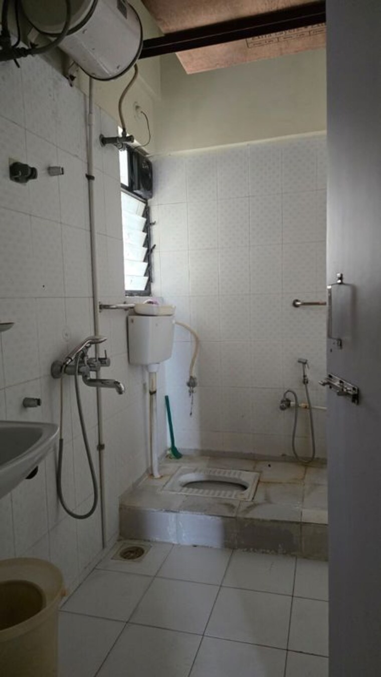 Bathroom, parmar-pavan 2 Bedroom 1100 Sq.Ft. Apartment In Kondhwa Pune 10418243