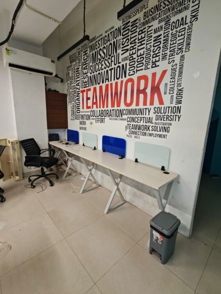 Team Area, sector 58 Commercial Office Space 999 Sq.Ft. In Sector 58 Noida 10418270