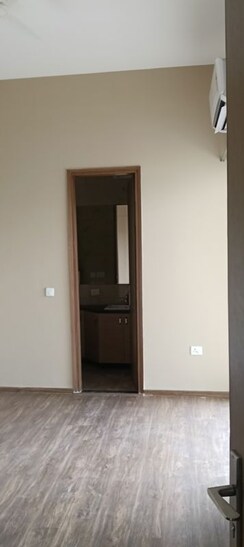 3 BHK + Servant Room,Study Room,Extra Room Apartment For Rent in The Center Court Prime