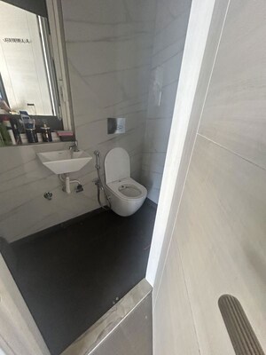 Bathroom in 4 BHK Apartment at Indiabulls Sky Forest, Lower Parel – for Sale