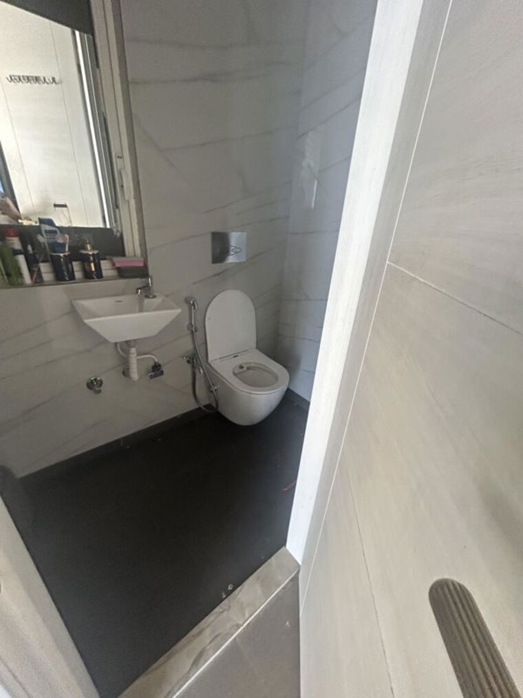 Bathroom, indiabulls-sky-forest 4 Bedroom 3190 Sq.Ft. Apartment In Lower Parel Mumbai 10418267