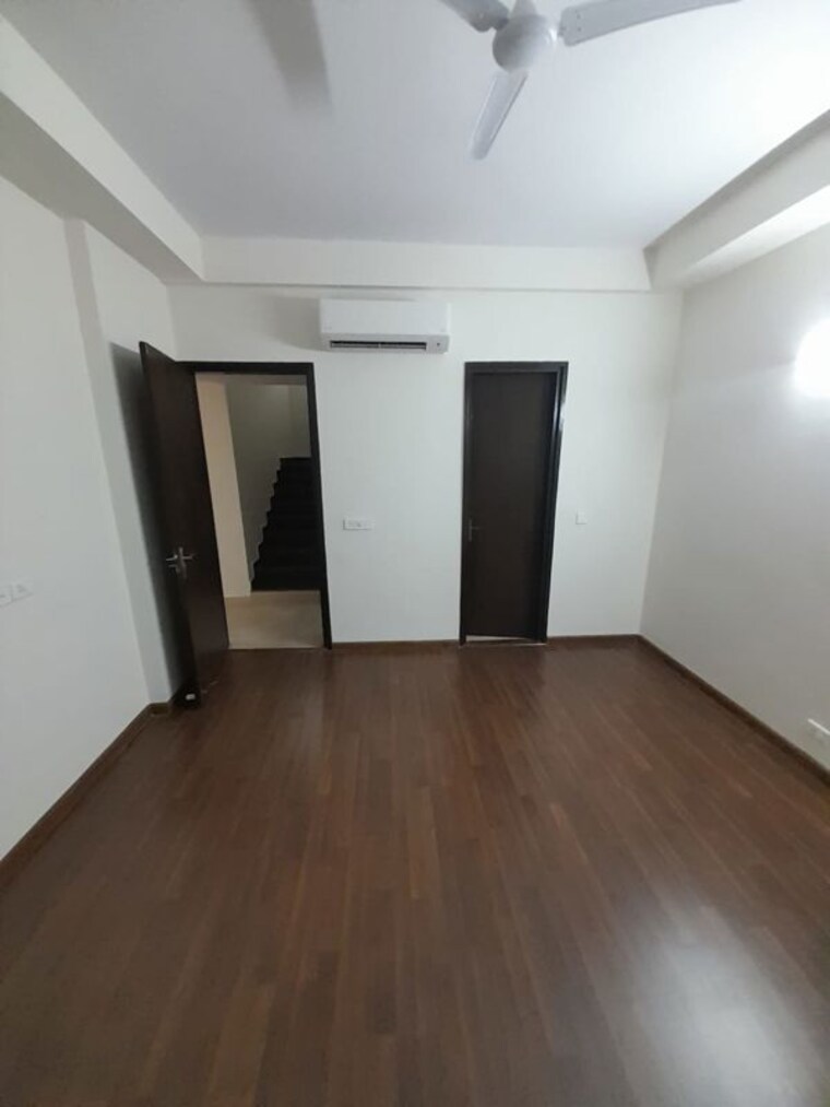 Room, bptp-mansions-park-prime 4 Bedroom 3000 Sq.Ft. Apartment In Sector 66 Gurgaon 10418263