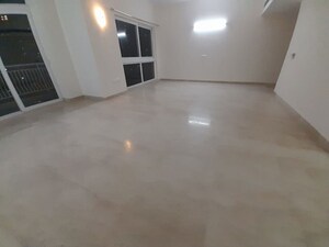 Room in 4 BHK Apartment at BPTP Mansions Park Prime, Sector 66 – for Sale