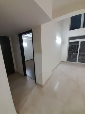Room in 4 BHK Apartment at BPTP Mansions Park Prime, Sector 66 – for Sale