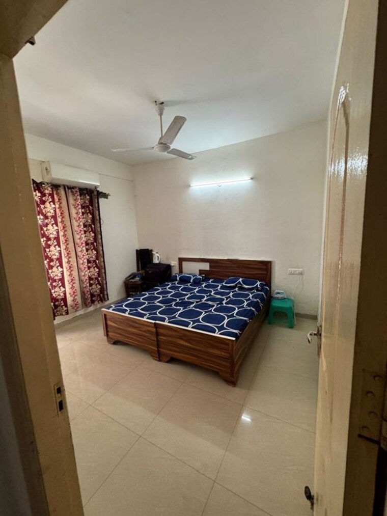 Bedroom, trishla-city 2 Bedroom 1300 Sq.Ft. Apartment In Patiala Road Zirakpur 10418305