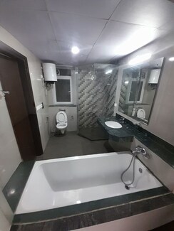 4 BHK + Servant Room Apartment For Sale in BPTP Mansions Park Prime