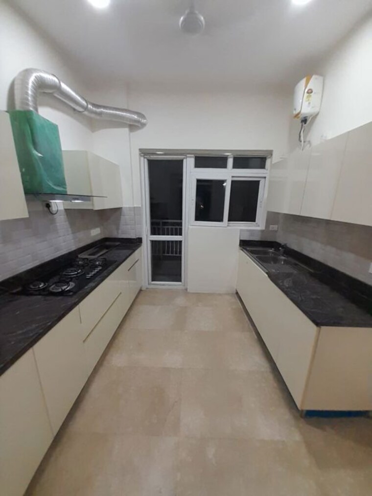 Kitchen, bptp-mansions-park-prime 4 Bedroom 3000 Sq.Ft. Apartment In Sector 66 Gurgaon 10418307