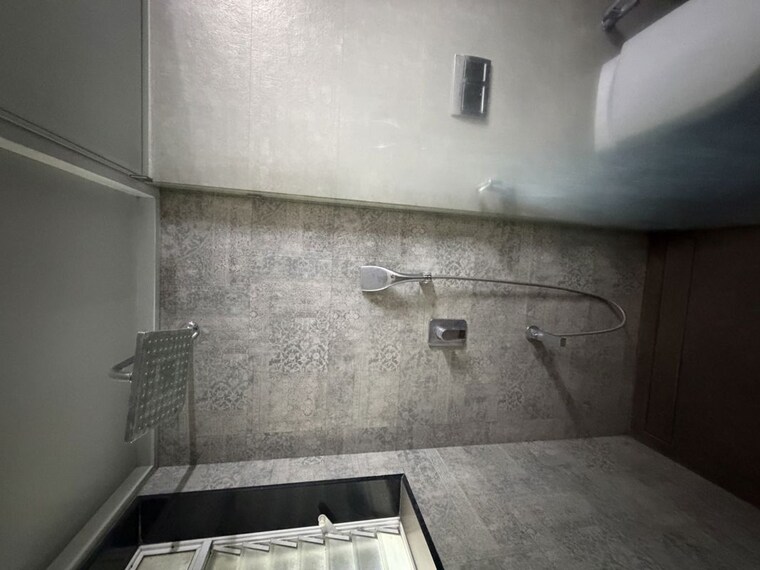Attached Bathroom, raheja-gardens-aspen 2 Bedroom 890 Sq.Ft. Apartment In Midc Colony Thane 10418136