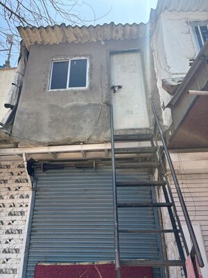 Balcony in Studio Independent House at Chembur Colony – for Rent