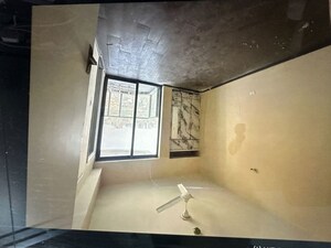 Room in 4 BHK Apartment at Paras Dews, Sector 106 – for Sale