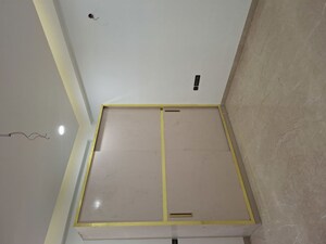 Furnished Amenities in 4 BHK Builder Floor at Sushant Lok 2, Sector 57 – for Sale