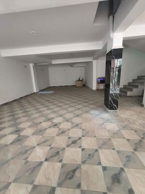 Parking in 2 BHK Builder Floor at Saket – for Rent