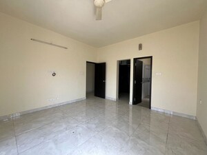 Room in 3 BHK Builder Floor at Hsr Layout Sector 3 – for Rent