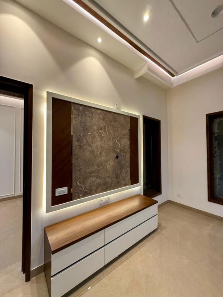 Room, ludhiana city centre Commercial Office Space 150 Sq.Yd. In Ludhiana City Centre Ludhiana 10418296