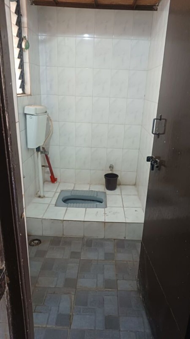 Bathroom, kamgar putala vasahat 2 Bedroom 750 Sq.Ft. Apartment In Kamgar Putala Vasahat Pune 10411730