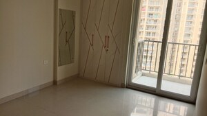 Room in 2 BHK Apartment at Tata Eureka Park, Sector 150 – for Rent