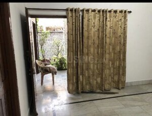 Room in 4 BHK Villa at Gtb Nagar – for Rent