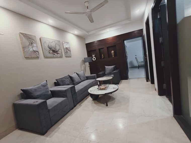 Hall, green park 3 Bedroom 1600 Sq.Ft. Builder Floor In Green Park Delhi 10418395