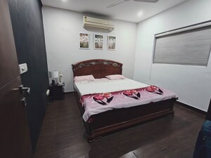 Bedroom in 3 BHK Builder Floor at Green Park – for Sale