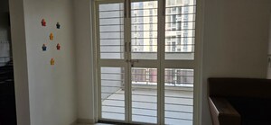 Room in 3 BHK Apartment at Rolling Hills D Block, Baner Bypass Highway – for Rent