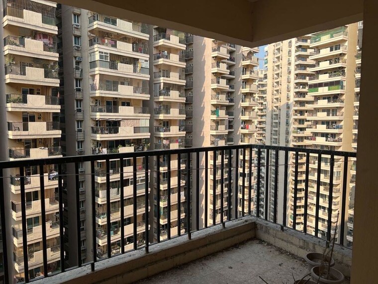 Exterior View, gaur-city-2-14th-avenue 3 Bedroom 1175 Sq.Ft. Apartment In Sector 16c Greater Noida Greater Noida 10418409