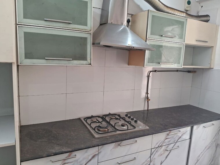 Kitchen, hauz khas market 3 Bedroom 1800 Sq.Ft. Builder Floor In Hauz Khas Market Delhi 10418417