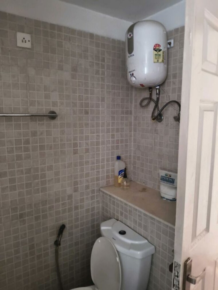 Bathroom, jaypee-greens-pavilion-court 2 Bedroom 1175 Sq.Ft. Apartment In Sector 128 Noida 10418429
