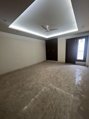 Room in 3 BHK Builder Floor at Navjeevan Vihar – for Sale