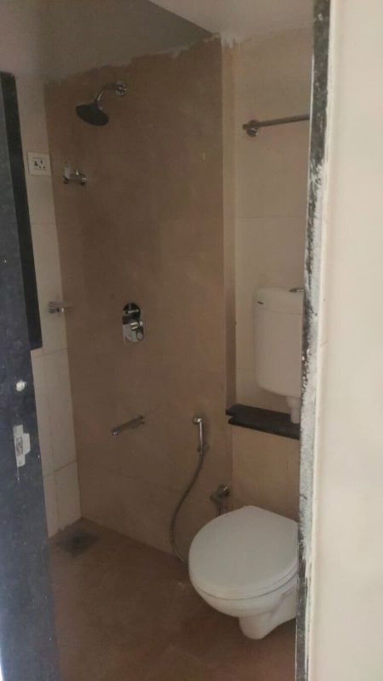 Bathroom, worli 2 Bedroom 525 Sq.Ft. Apartment In Worli Mumbai 10412619