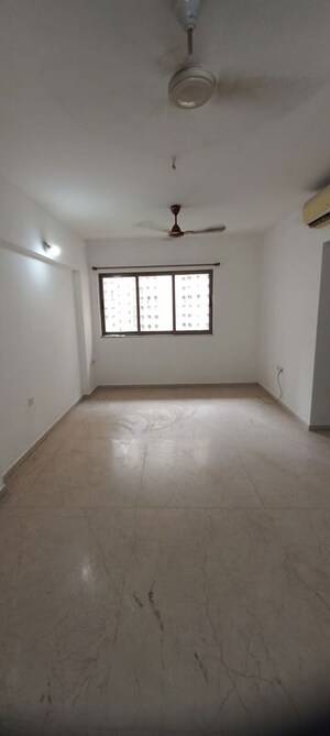 Room in 2.5 BHK Apartment at Lodha Splendora, Ghodbunder Road – for Sale