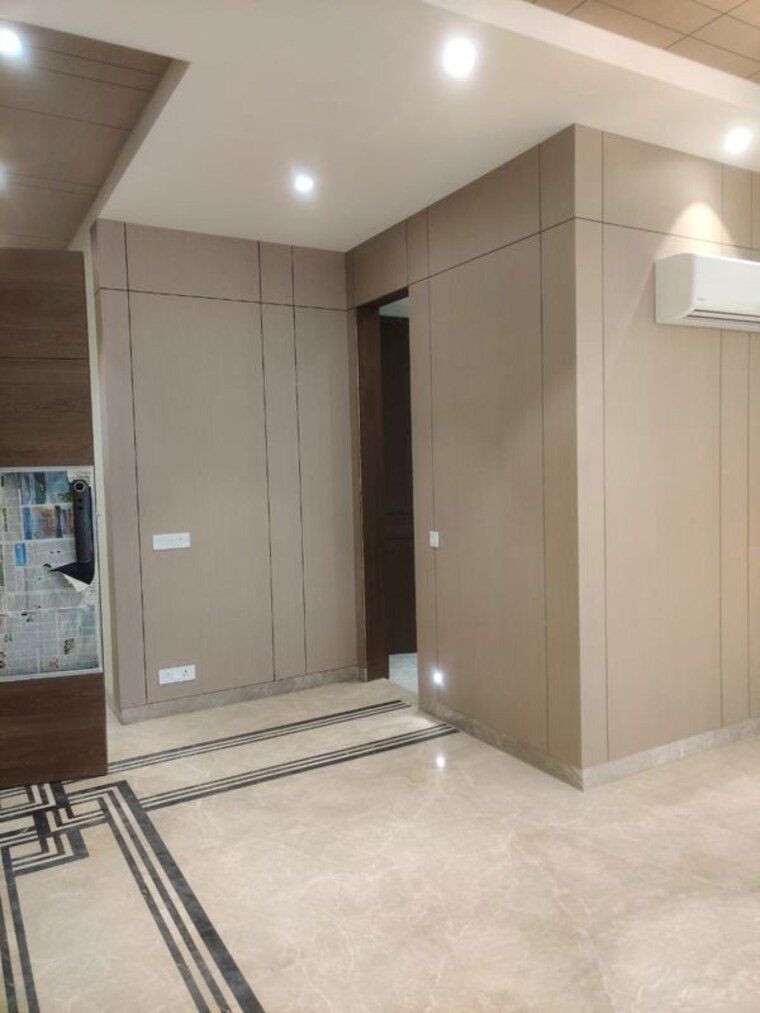 undefined, navjeevan vihar 3.5 Bedroom 2200 Sq.Ft. Builder Floor In Navjeevan Vihar Delhi 10418444