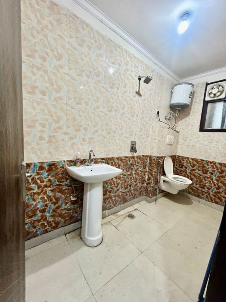 Team Area, chattarpur 2 Bedroom 850 Sq.Ft. Builder Floor In Chattarpur Delhi 10418463