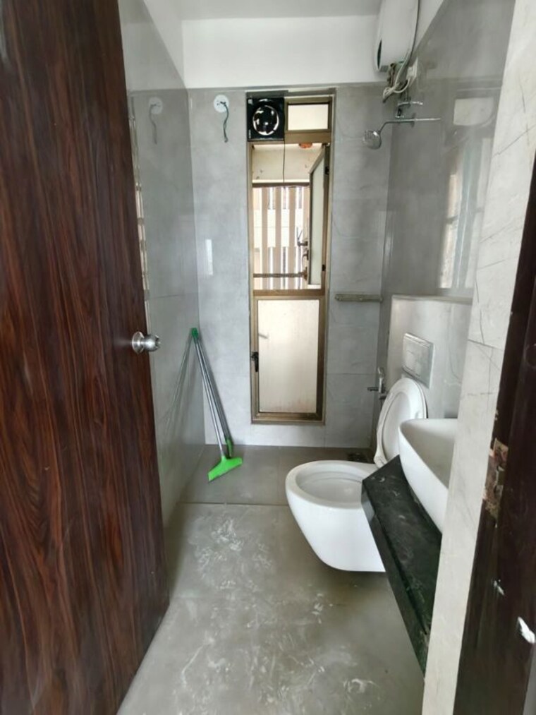 Bathroom, raymond-realty-phase-ii 2 Bedroom 640 Sq.Ft. Apartment In Pokhran Road No Two Thane 10418465
