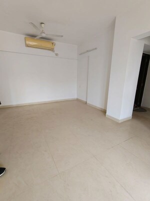 Room in 3 BHK Apartment at Lodha Splendora, Ghodbunder Road – for Sale