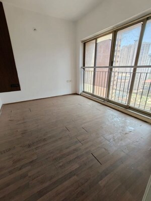Room in 3 BHK Apartment at Lodha Splendora, Ghodbunder Road – for Sale