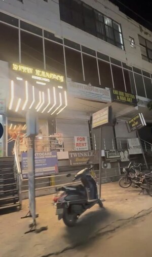  Shop For Rent in Gandhi Nagar