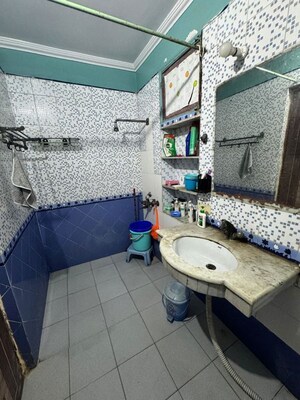 Attached Bathroom in 2 BHK Apartment at Shipra Suncity, Vaibhav Khand – for Rent